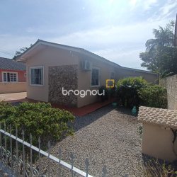 Casa com 141m², 4 quartos, 6 garagens, no bairro Tapera da Base em Florianópolis