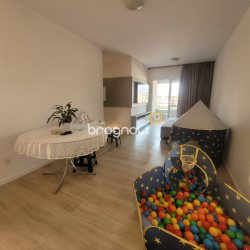 Apartamento com 84m², 3 quartos (sendo 1 suíte), 2 garagens, no bairro Estreito em Florianópolis