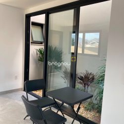 Casa com 163m², 3 quartos (sendo 3 suítes), 1 garagem, no bairro Campeche em Florianópolis