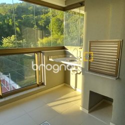 Apartamento com 68m², 2 quartos (sendo 1 suíte), 2 garagens, no bairro Itacorubi em Florianópolis