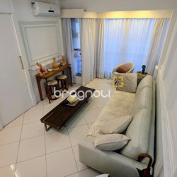 Cobertura com 131m², 2 quartos (sendo 1 suíte), 2 garagens, no bairro Centro em Florianópolis