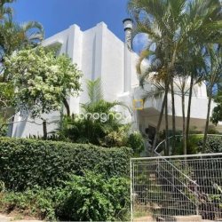 Casa com 390m², 3 quartos (sendo 2 suítes), 2 garagens, no bairro Lagoa da Conceição em Florianópolis