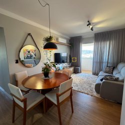 Apartamento com 71m², 2 quartos (sendo 1 suíte), 1 garagem, no bairro Barreiros em São José
