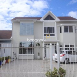 Pousada / Hotel com 260m², 5 quartos (sendo 5 suítes), 5 garagens, no bairro Daniela em Florianópolis