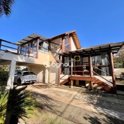 Casa com 224m², 3 quartos (sendo 3 suítes), 2 garagens, no bairro Rio Tavares em Florianópolis