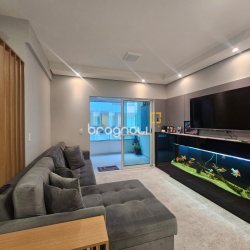 Apartamento com 98m², 3 quartos (sendo 1 suíte), 1 garagem, no bairro Barreiros em São José