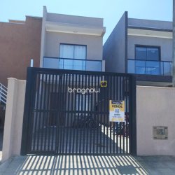 Casa com 109m², 3 quartos (sendo 1 suíte), 1 garagem, no bairro São João do Rio Vermelho em Florianópolis