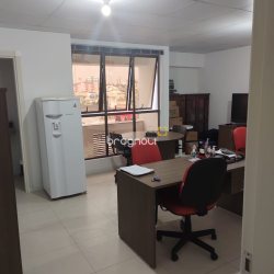 Sala com 29m², 1 garagem, no bairro Capoeiras em Florianópolis