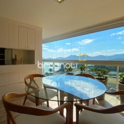 Apartamento com 168m², 3 quartos (sendo 3 suítes), 2 garagens, no bairro Agronômica em Florianópolis