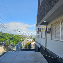 Apartamento com 154m², 3 quartos (sendo 1 suíte), 3 garagens, no bairro Centro em Florianópolis