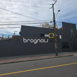 Casa Comercial com 340m², no bairro Estreito em Florianópolis