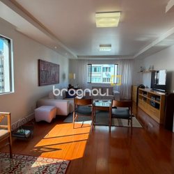 Apartamento com 170m², 3 quartos (sendo 1 suíte), 2 garagens, no bairro Centro em Florianópolis