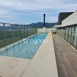 Apartamento com 97m², 2 quartos (sendo 2 suítes), 2 garagens, no bairro João Paulo em Florianópolis