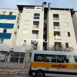 Apartamento com 60m², 2 quartos (sendo 1 suíte), 1 garagem, no bairro Estreito em Florianópolis