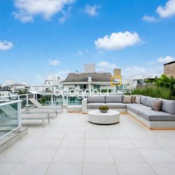 Cobertura com 223m², 3 quartos (sendo 1 suíte), 2 garagens, no bairro Campeche em Florianópolis