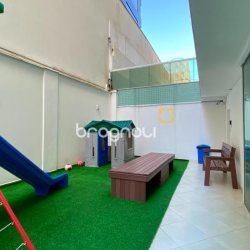 Apartamento com 193m², 3 quartos (sendo 3 suítes), 2 garagens, no bairro Centro em Florianópolis