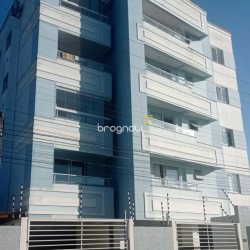 Apartamento com 76m², 2 quartos (sendo 1 suíte), 1 garagem, no bairro Centro em Palhoça