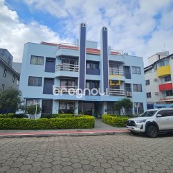 Apartamento com 46m², 1 quarto, 1 garagem, no bairro Canasvieiras em Florianópolis