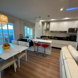 Apartamento com 63m², 2 quartos (sendo 1 suíte), 1 garagem, no bairro Areias em São José