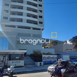 Apartamento com 94m², 3 quartos (sendo 1 suíte), 2 garagens, no bairro Saco Grande em Florianópolis