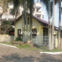 Casa de Condomínio com 240m², 4 quartos, 2 garagens, no bairro Canasvieiras em Florianópolis