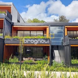 Apartamento com 193m², 3 quartos (sendo 3 suítes), 2 garagens, no bairro Cacupé em Florianópolis