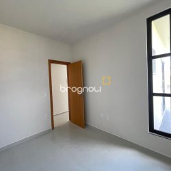 Casa com 53m², 2 quartos, 2 garagens, no bairro Forquilhas em São José