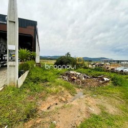 Terreno com 1304m², no bairro Areias do Meio em Governador Celso Ramos