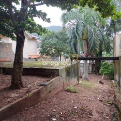 Casa com 305m², 3 quartos (sendo 2 suítes), 3 garagens, no bairro Ingleses do Rio Vermelho em Florianópolis
