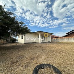 Casa com 120m², 3 quartos (sendo 1 suíte), no bairro Campeche em Florianópolis