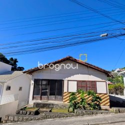 Casa com 106m², 4 quartos, 2 garagens, no bairro Pantanal em Florianópolis
