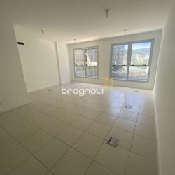 Sala com 35m², 1 garagem, no bairro Trindade em Florianópolis
