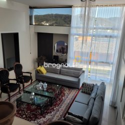 Casa com 264m², 3 quartos (sendo 1 suíte), 2 garagens, no bairro Itacorubi em Florianópolis