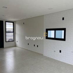 Casa com 80m², 2 quartos (sendo 2 suítes), 3 garagens, no bairro Ingleses em Florianópolis