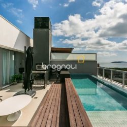 Cobertura com 292m², 3 quartos (sendo 3 suítes), 2 garagens, no bairro Jurerê Internacional em Florianópolis