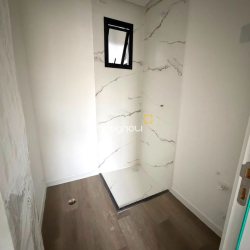 Apartamento com 62m², 2 quartos (sendo 1 suíte), 1 garagem, no bairro Santinho em Florianópolis