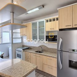 Apartamento com 84m², 3 quartos (sendo 1 suíte), 1 garagem, no bairro Itacorubi em Florianópolis