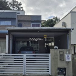 Casa com 117m², 3 quartos (sendo 1 suíte), 2 garagens, no bairro Ingleses em Florianópolis