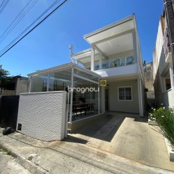 Casa com 130m², 3 quartos (sendo 2 suítes), 1 garagem, no bairro Ingleses em Florianópolis