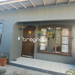 Casa com 90m², 4 quartos, 2 garagens, no bairro Capoeiras em Florianópolis