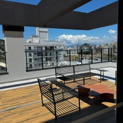 Apartamento com 69m², 2 quartos (sendo 2 suítes), 1 garagem, no bairro Centro em Florianópolis