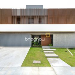 Casa de Condomínio com 314m², 4 quartos (sendo 4 suítes), 2 garagens, no bairro Canasvieiras em Florianópolis