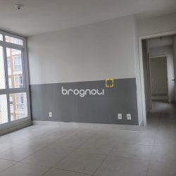 Apartamento com 63m², 2 quartos (sendo 1 suíte), 2 garagens, no bairro Centro em Florianópolis