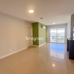 Apartamento com 90m², 3 quartos (sendo 1 suíte), 2 garagens, no bairro Barreiros em São José