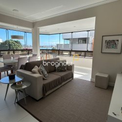 Apartamento com 81m², 2 quartos (sendo 1 suíte), 1 garagem, no bairro Jurerê em Florianópolis