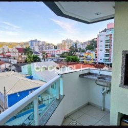 Apartamento com 84m², 3 quartos (sendo 1 suíte), 1 garagem, no bairro Trindade em Florianópolis
