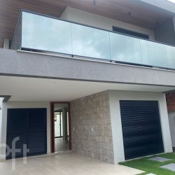 Casa Residencial com 220m², 3 quartos, no bairro Lagoa da Conceição em Florianópolis