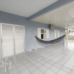 Casa Residencial com 101m², 4 quartos, 2 garagens, no bairro Pinheira em Palhoça
