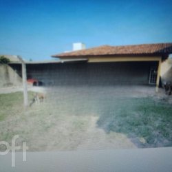 Casa Residencial com 90m², 2 quartos, no bairro São João do Rio Vermelho em Florianópolis