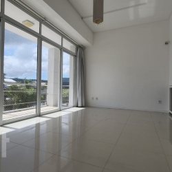 Casa Residencial com 300m², 4 quartos, 1 suíte, 2 garagens, no bairro Saco dos limões em Florianópolis